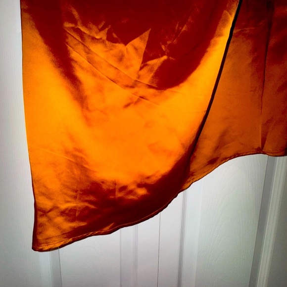 House of Harlow 1960 Size Large Cocktail dress Silky Satin Fabric in Rich Amber - Picture 11 of 15